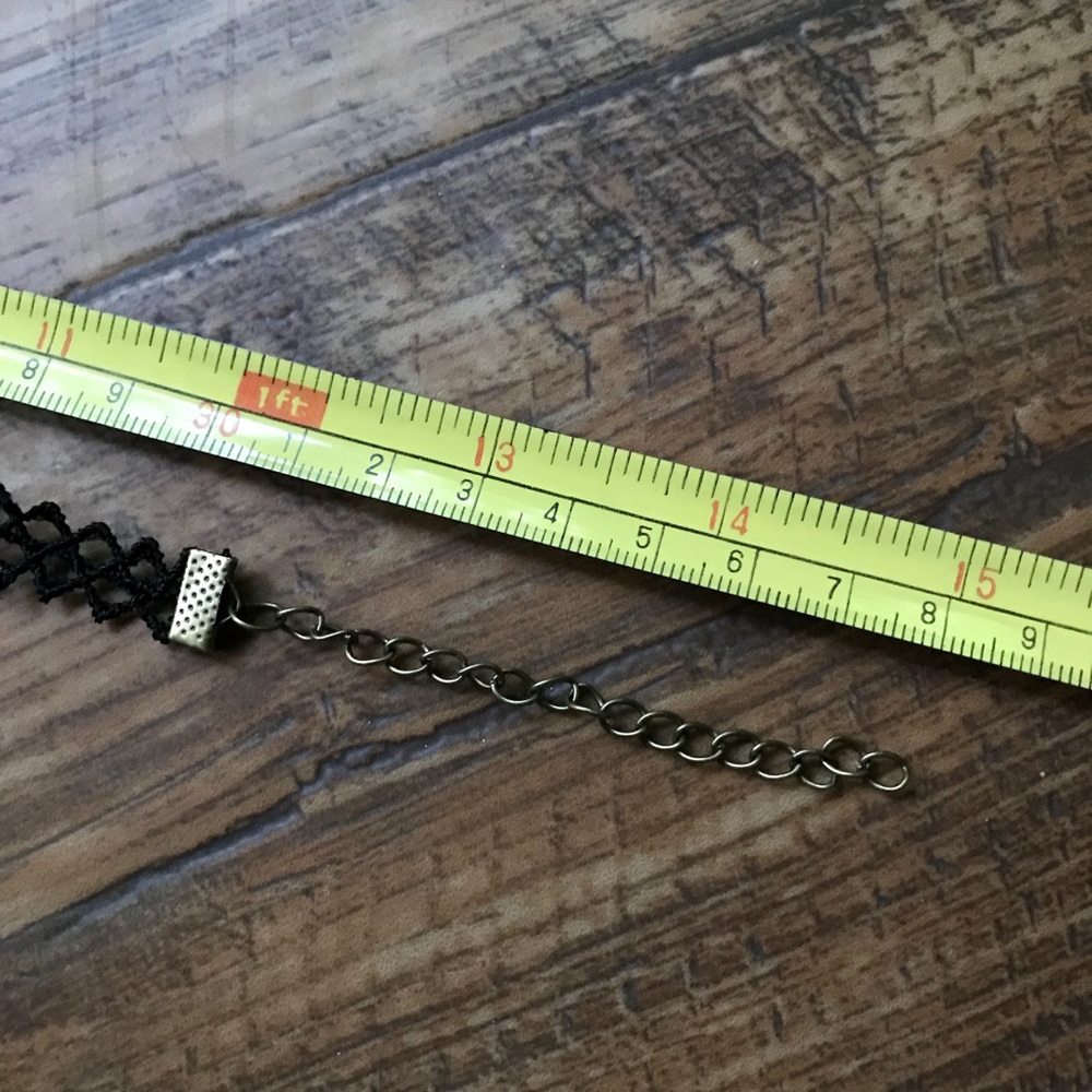Black Choker Plain Minimalistic - Picture 3 of 3